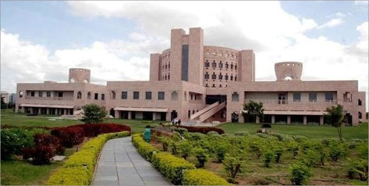 ISB Hyderabad MBA PGDM: Courses, Fees, Admission 2025, Placements, Ranking